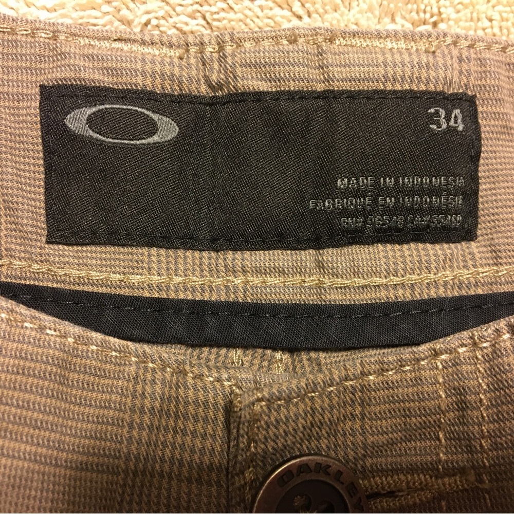 Oakley Lightweight Travel/Golf Shorts, 34” - Picture 3 of 8